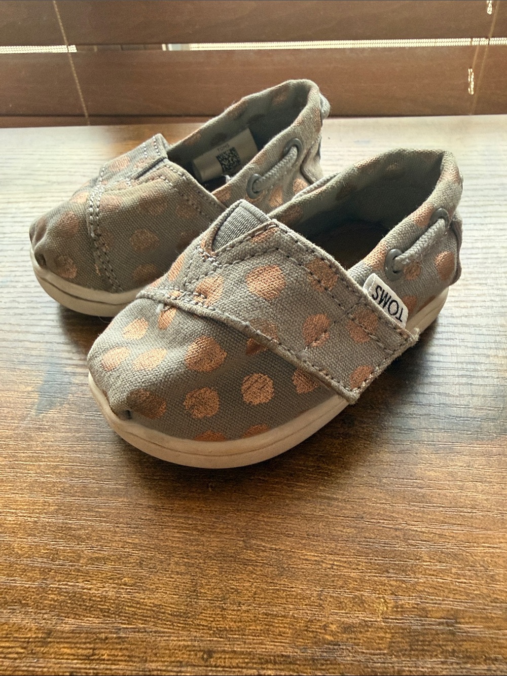Toms Toddler Size 3 Gray Canvas Slip-On with Rose Gold Polka Dots